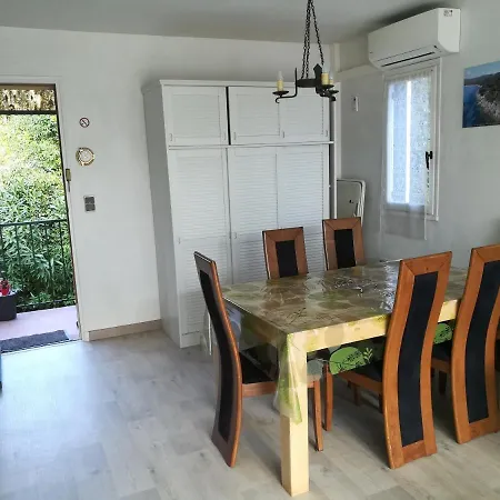 Apartmán Classe 3 Etoiles Au 1er Etage D'une Maison Avec Jardin Dans Un Quartier Calme *