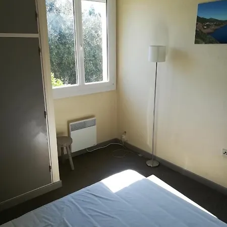 Διαμέρισμα Classe 3 Etoiles Au 1er Etage D'une Maison Avec Jardin Dans Un Quartier Calme *