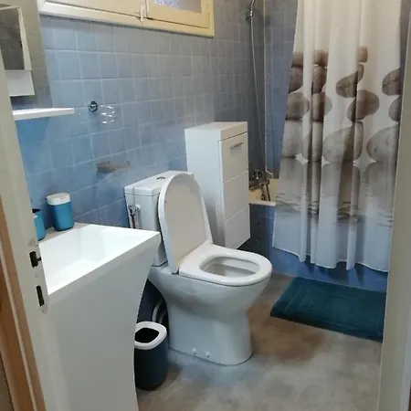 Apartment Classe 3 Etoiles Au 1er Etage D'une Maison Avec Jardin Dans Un Quartier Calme Cavalaire-sur-Mer