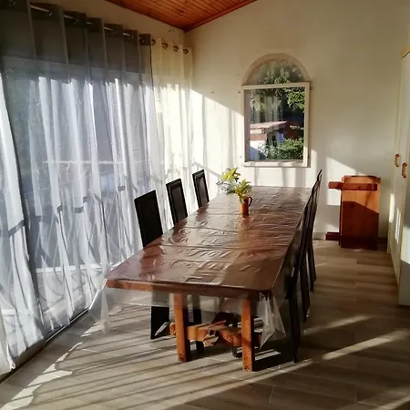 Apartment Classe 3 Etoiles Au 1er Etage D'une Maison Avec Jardin Dans Un Quartier Calme *