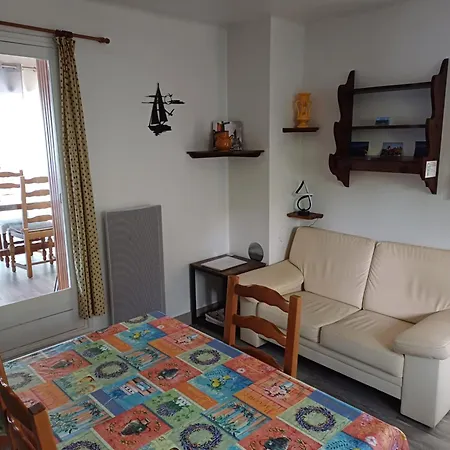 Apartment Classe 3 Etoiles Au 1er Etage D'une Maison Avec Jardin Dans Un Quartier Calme Cavalaire-sur-Mer