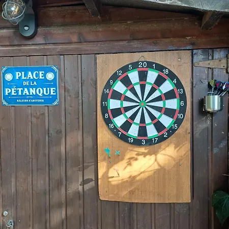 Classe 3 Etoiles Au 1er Etage D'une Maison Avec Jardin Dans Un Quartier Calme Διαμέρισμα *