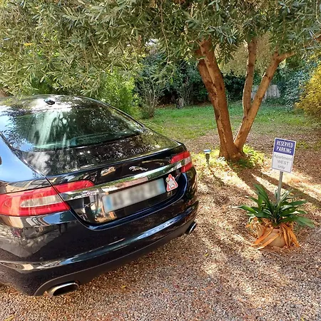 Διαμέρισμα Classe 3 Etoiles Au 1er Etage D'une Maison Avec Jardin Dans Un Quartier Calme *